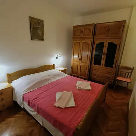 Apartment Pletikos *