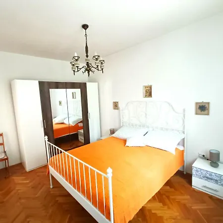 Pletikos Apartment *